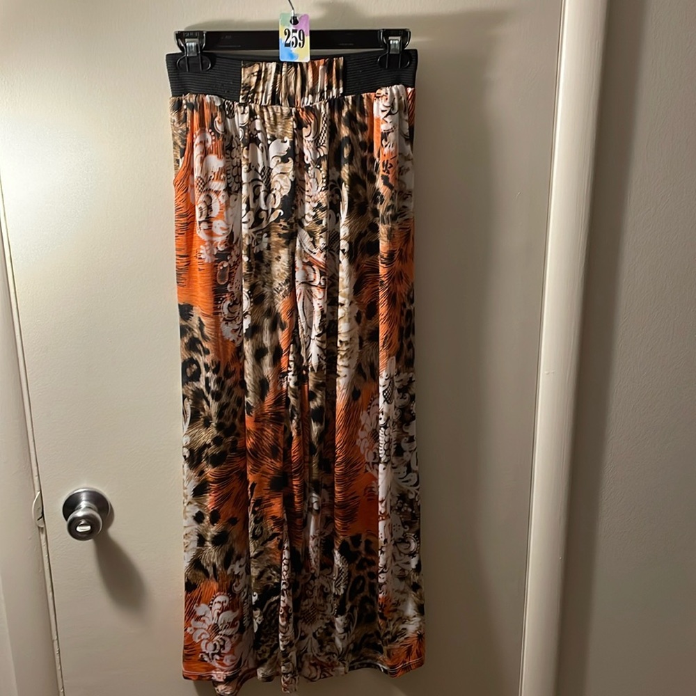 EUC JULIA stretchy animal print design pants sz.osfm 259